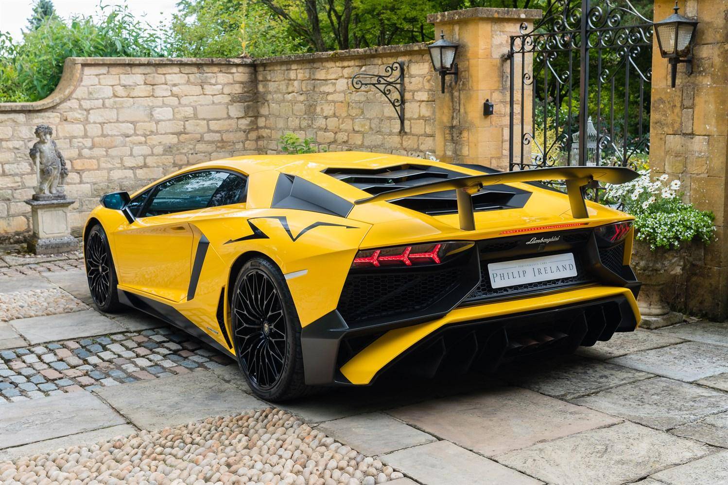 Car image image 8